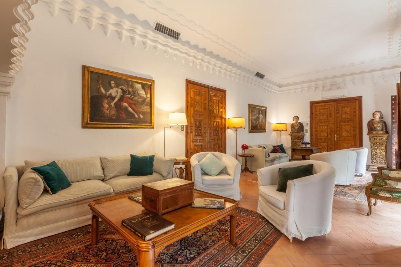 Villa Elvira, Exclusive Pool And Gardens In The Heart Of Sevilla Εξωτερικό φωτογραφία